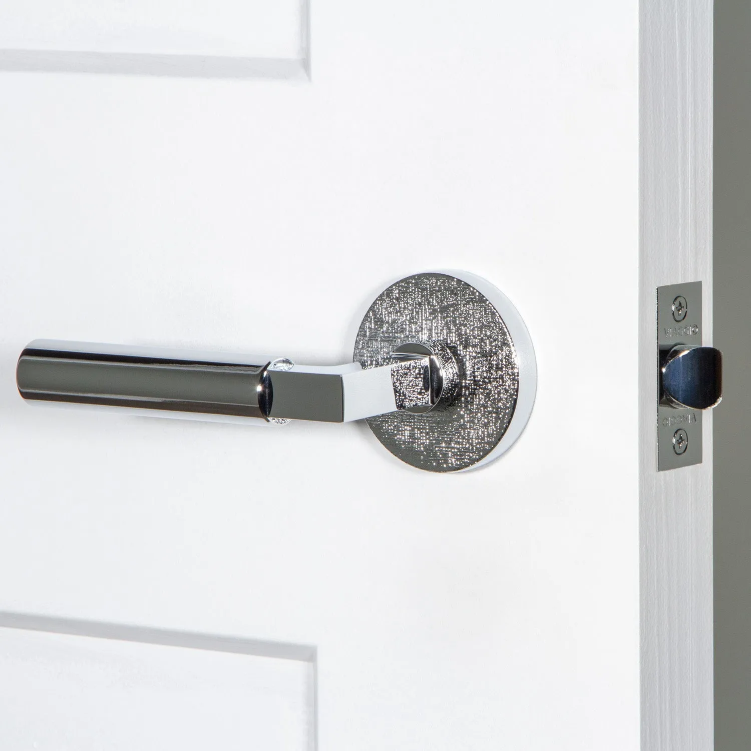Circolo Linen Rosette with Contempo Lever in Bright Chrome