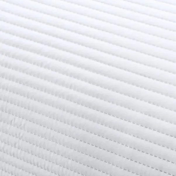 White Super Soft Pinsonic Bedspread